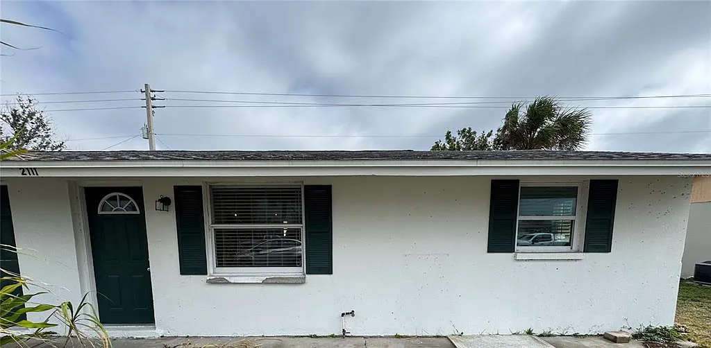 2 bed, 1.5 bath, 983 sqft, $1,350 — Photo 1