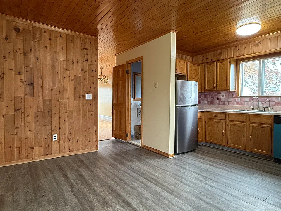 kitchen/dining room
