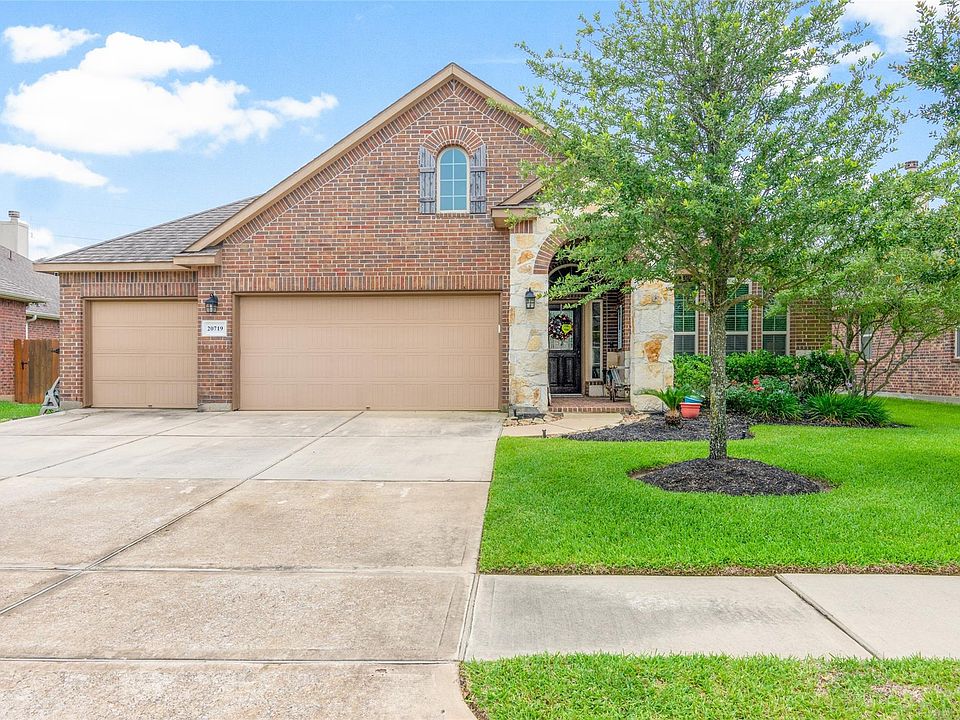 1st image of 20719 Great Pines Dr