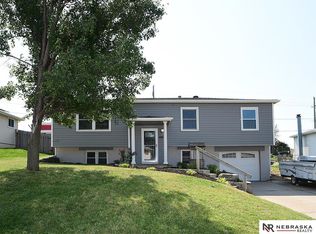 445 Valley Dr, Springfield, NE 68059