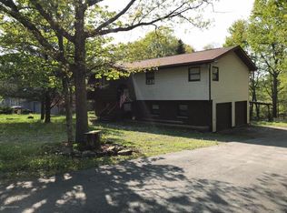 4 Pointe St, Mount Pocono, PA 18344