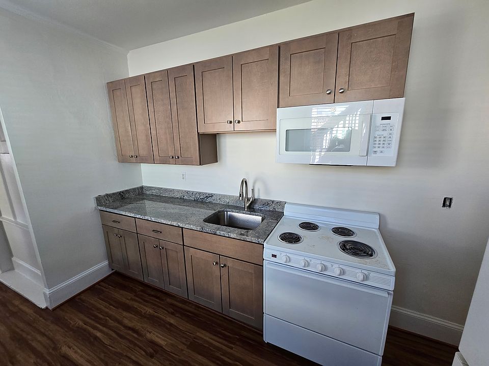 2nd image of 28 Bartlett St APT 1