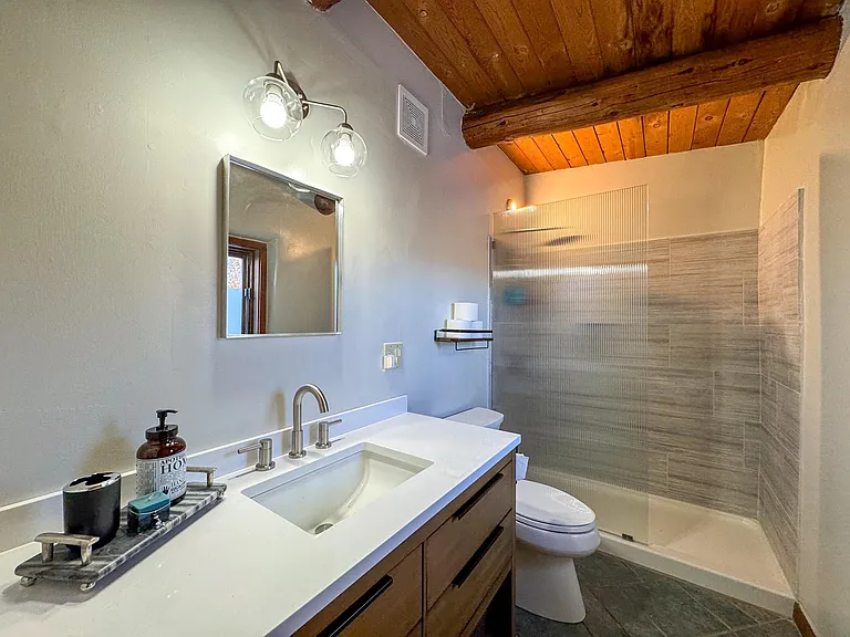 519 Este Es Rd — Photo 24
