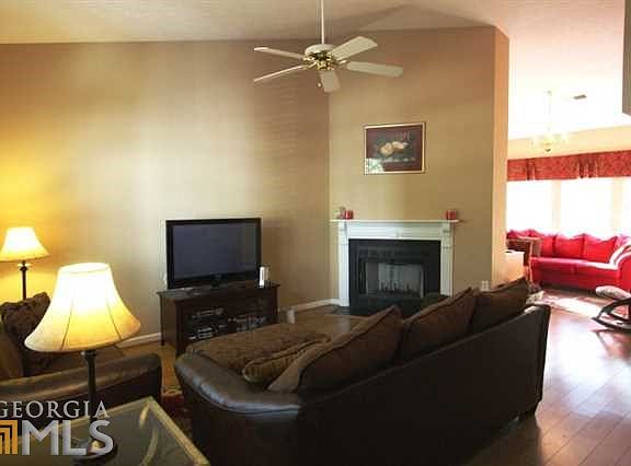 3rd image of 4004 Sidney Lanier Blvd
