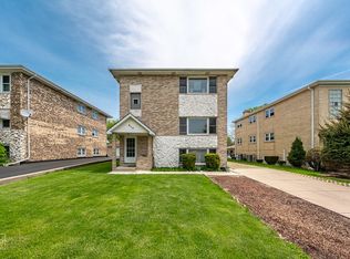 419 Catalpa Ave #1, Wood Dale, IL 60191