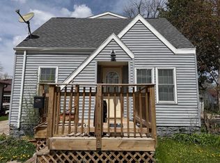 632 7th St, Menasha, WI 54952
