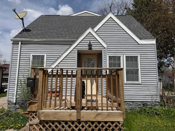 632 7th St, Menasha, WI 54952