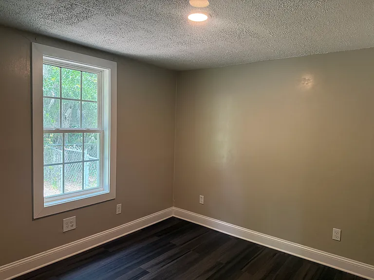 6244 New Jesup Hwy — Photo 9