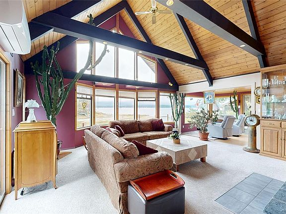 5th image of 109 Malaspina Dr