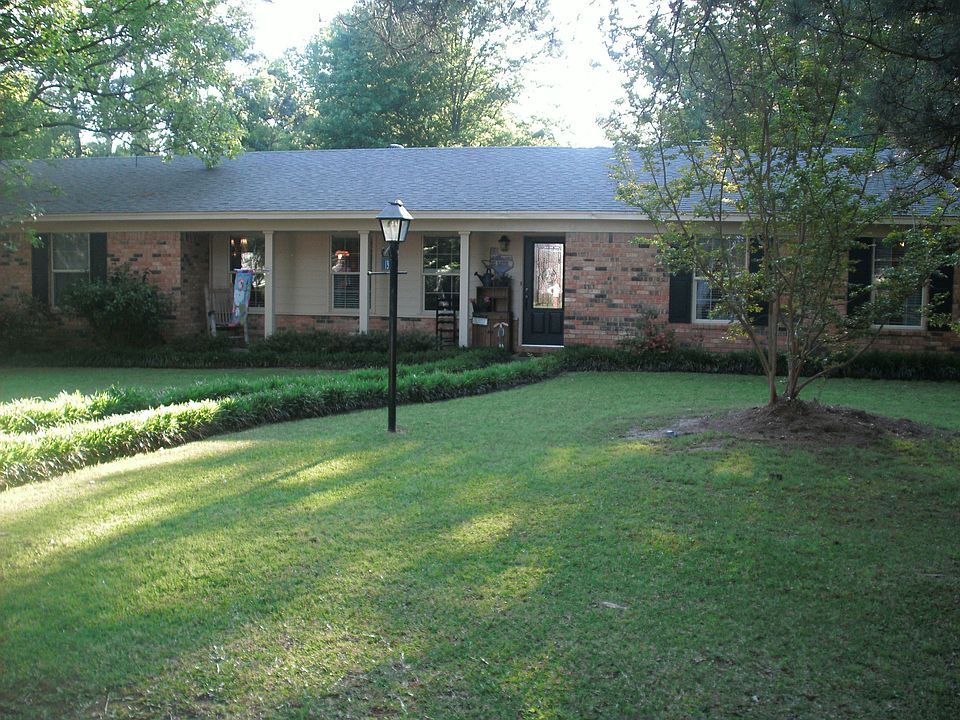 1st image of 15 Tamar Dr
