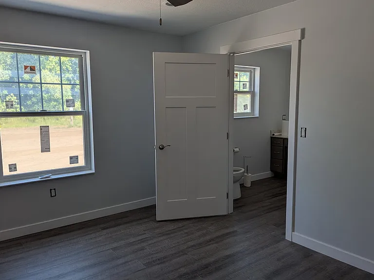300 E Michigan Ave #4 — Photo 1