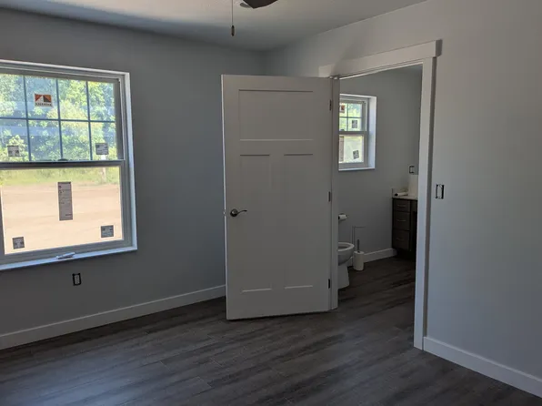 300 E Michigan Ave #4, Au Gres, MI 48703
