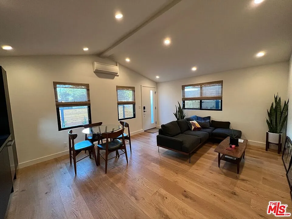1 bed, 1.0 bath, 500 sqft, $3,200 — Photo 1
