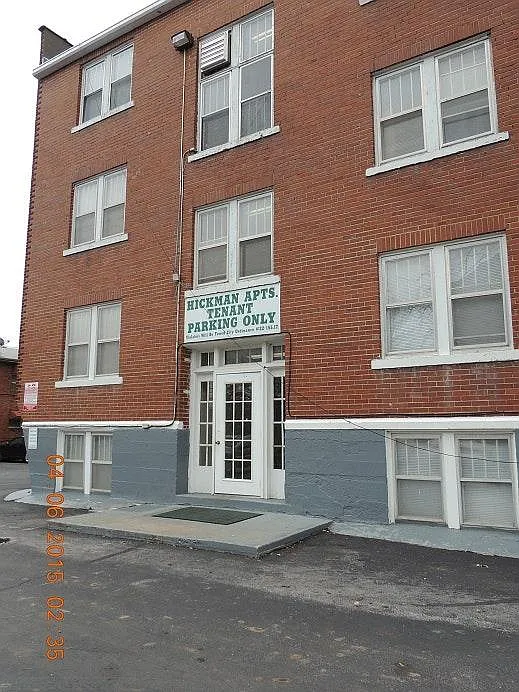 Building Photo - 915 E Elm St