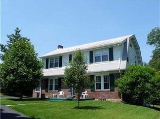 1174 Greentree Rd, Pittsburgh, PA 15220