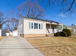 5719 Lincoln Ave, Des Moines, IA 50310