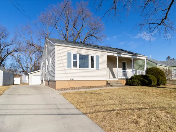 5719 Lincoln Ave, Des Moines, IA 50310