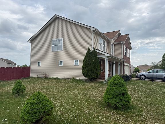 4th image of 910 Angus Ln