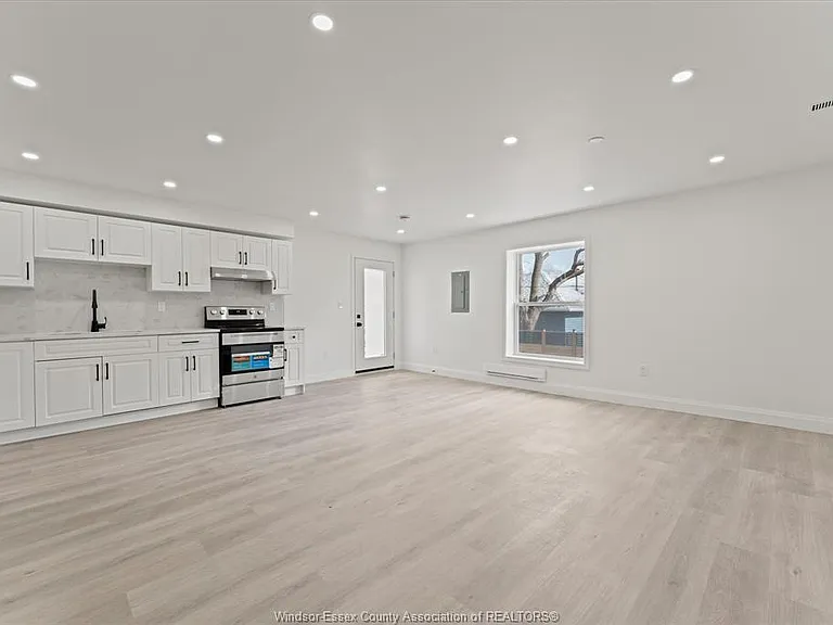 702 Pierre Ave #7 — Photo 6