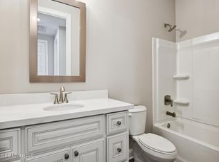 13573 Garland Rd, Ocean Springs, MS 39564