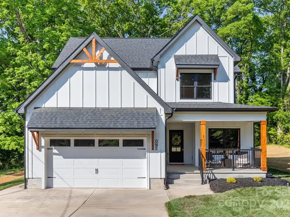 1 Linestowe Dr, Belmont, NC 28012