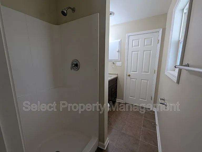 3510 Glencairn Dr — Photo 17