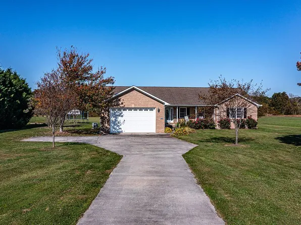 353 Greenfield Point Dr, Reedville, VA 22539