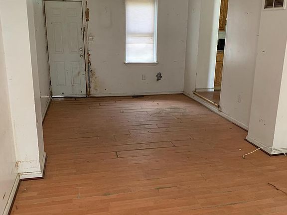 2nd image of 2737 Prospect St