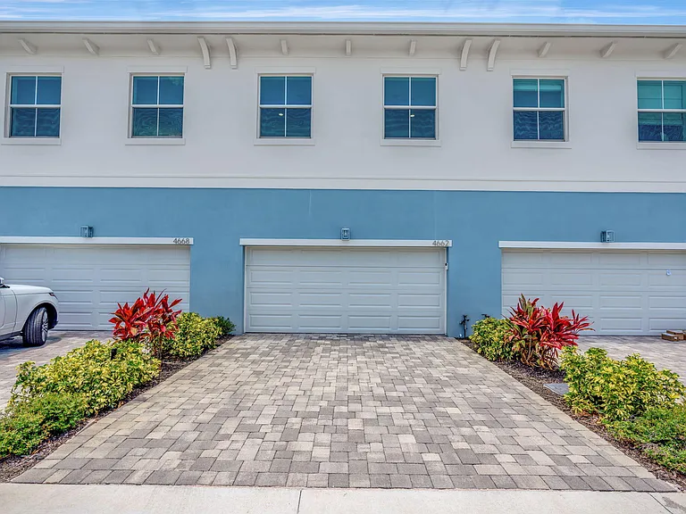 4695 SE Manatee Way — Photo 4