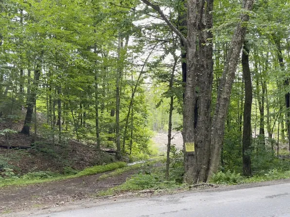 13-14 Back Road, Skowhegan, ME 04976