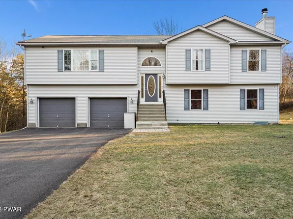 1616 Glade Dr, Long Pond, PA 18334