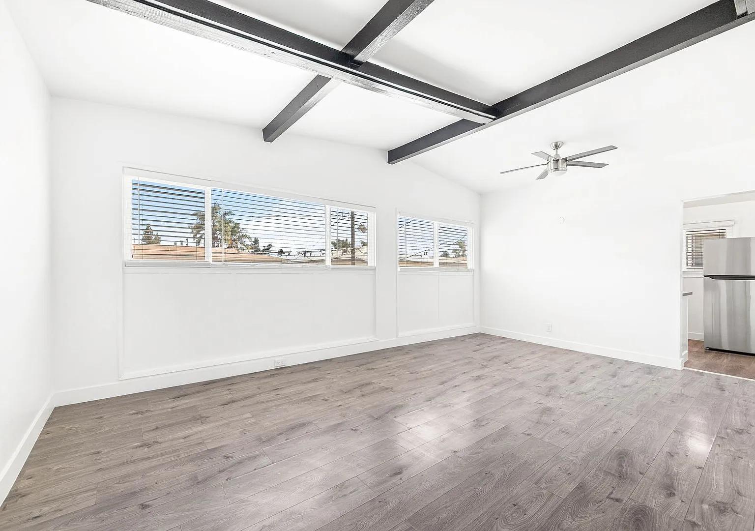 4115 Palmwood — Photo 2