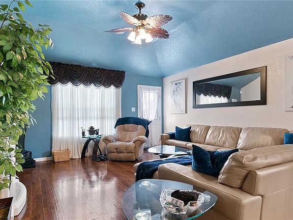 4th image of 2449 Ibis Ave