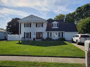 186 Cirrus Rd, Holbrook, NY 11741