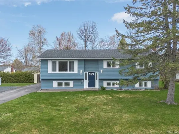 24 Bradley Ave, New Maryland, NB E3C 1C4