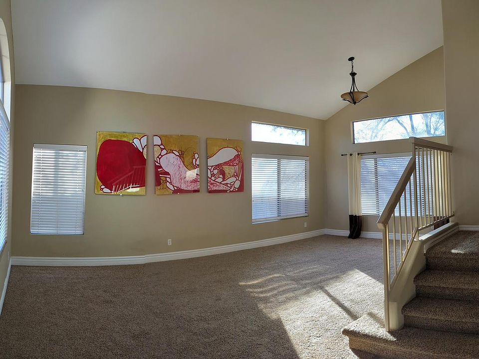 1st image of 1121 W Oriole Way