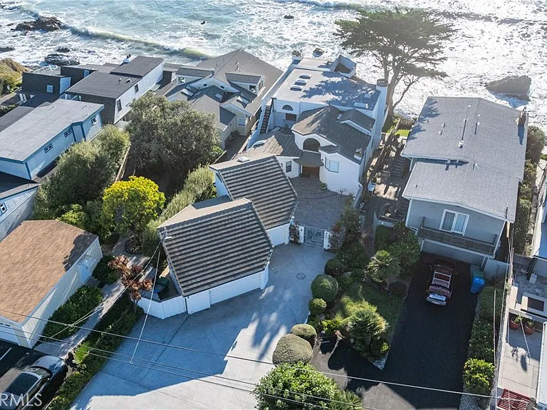 268 Pacific Ave — Photo 2