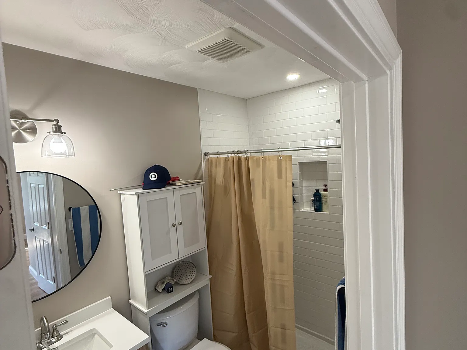 3 bed, 2.5 bath, 2800 sqft, $3,400 — Photo 4