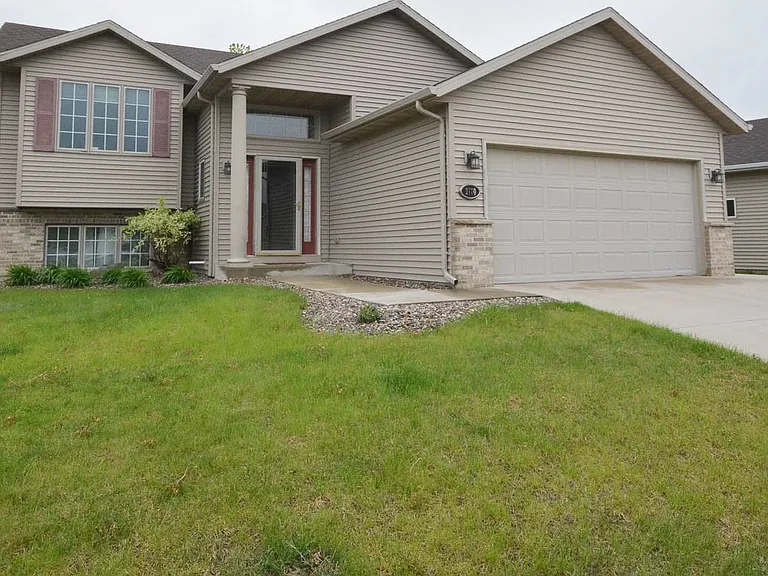 2770 Tomah Pl NW — Photo 1
