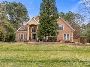 1221 Silver Arrow Ct, Fort Mill, SC 29715