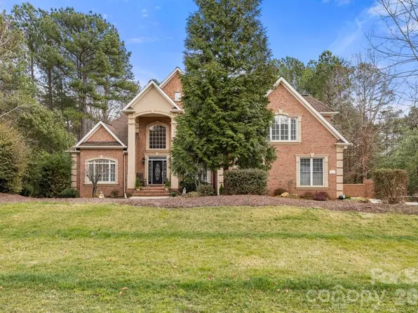 1221 Silver Arrow Ct, Fort Mill, SC 29715