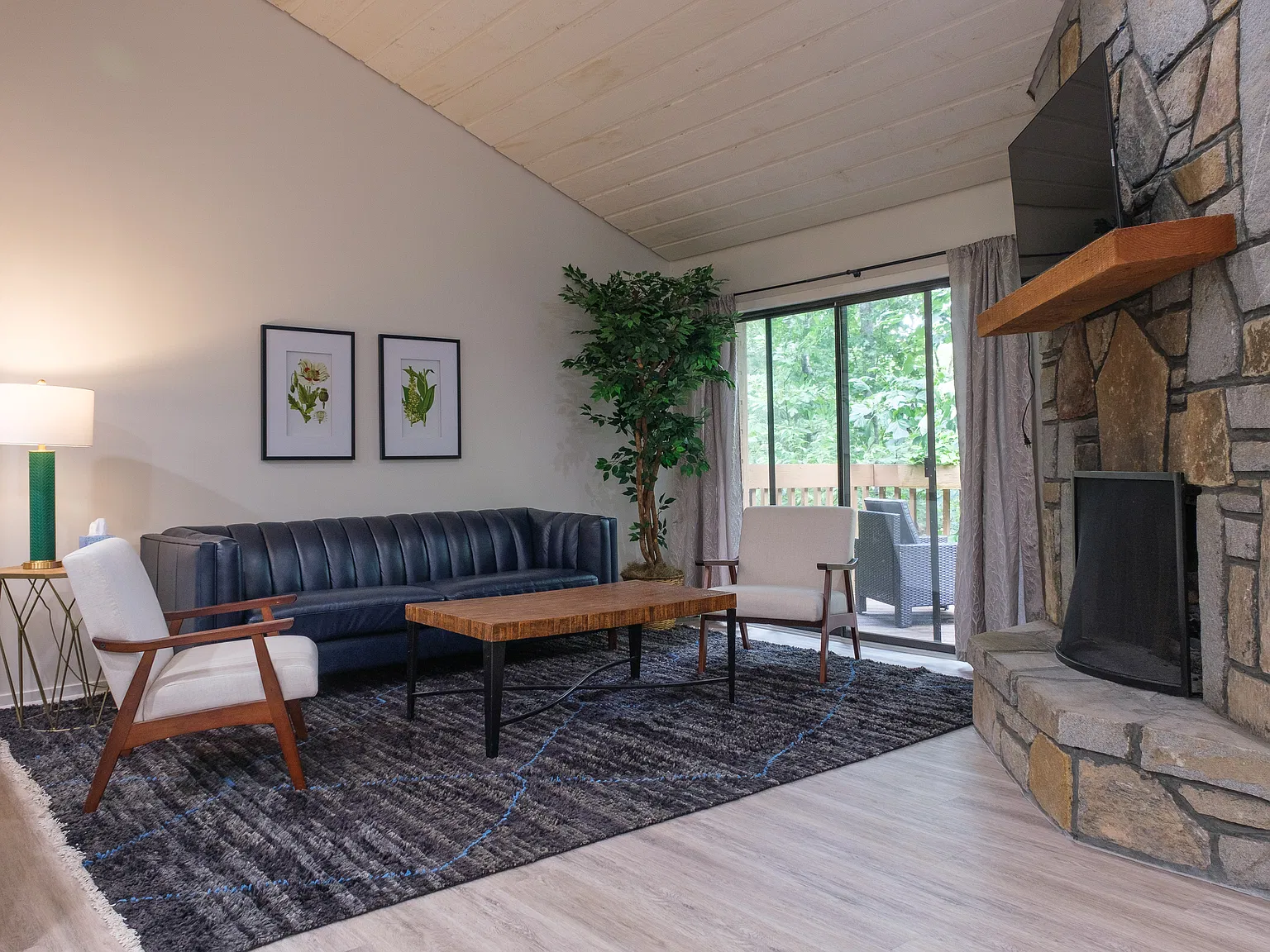 2 bed, 1570 sqft, $2,150 — Photo 3