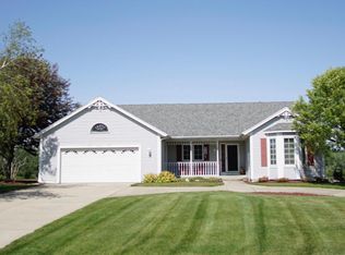 1055 Lumina Dr, Jenison, MI 49428