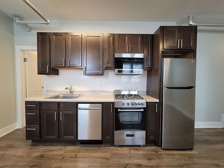 2332-48 W Addison/3600 N. Claremont — Photo 9