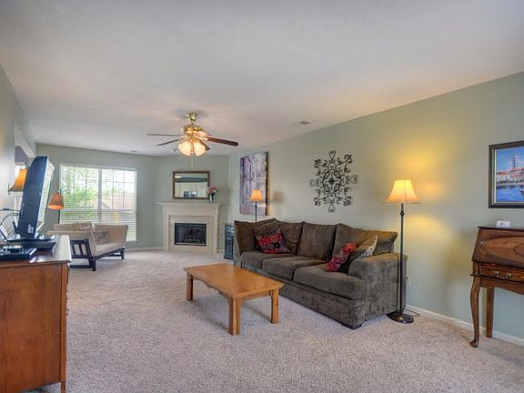 3rd image of 50 Oak Court Cv