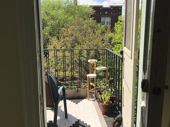 Nice place to relax and get some fresh air, have a small herb garden, read a book off your jiving room