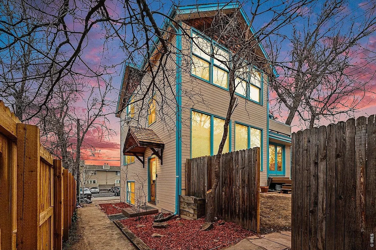623 Marine St. — Photo 1