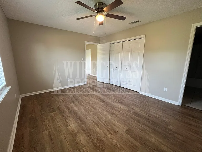 3621 Hillway Dr — Photo 8