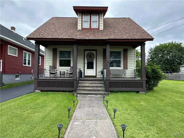 19 Whitesboro St, Yorkville, NY 13495