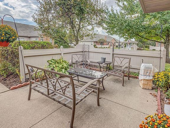 5th image of 21 Woodberry Dr